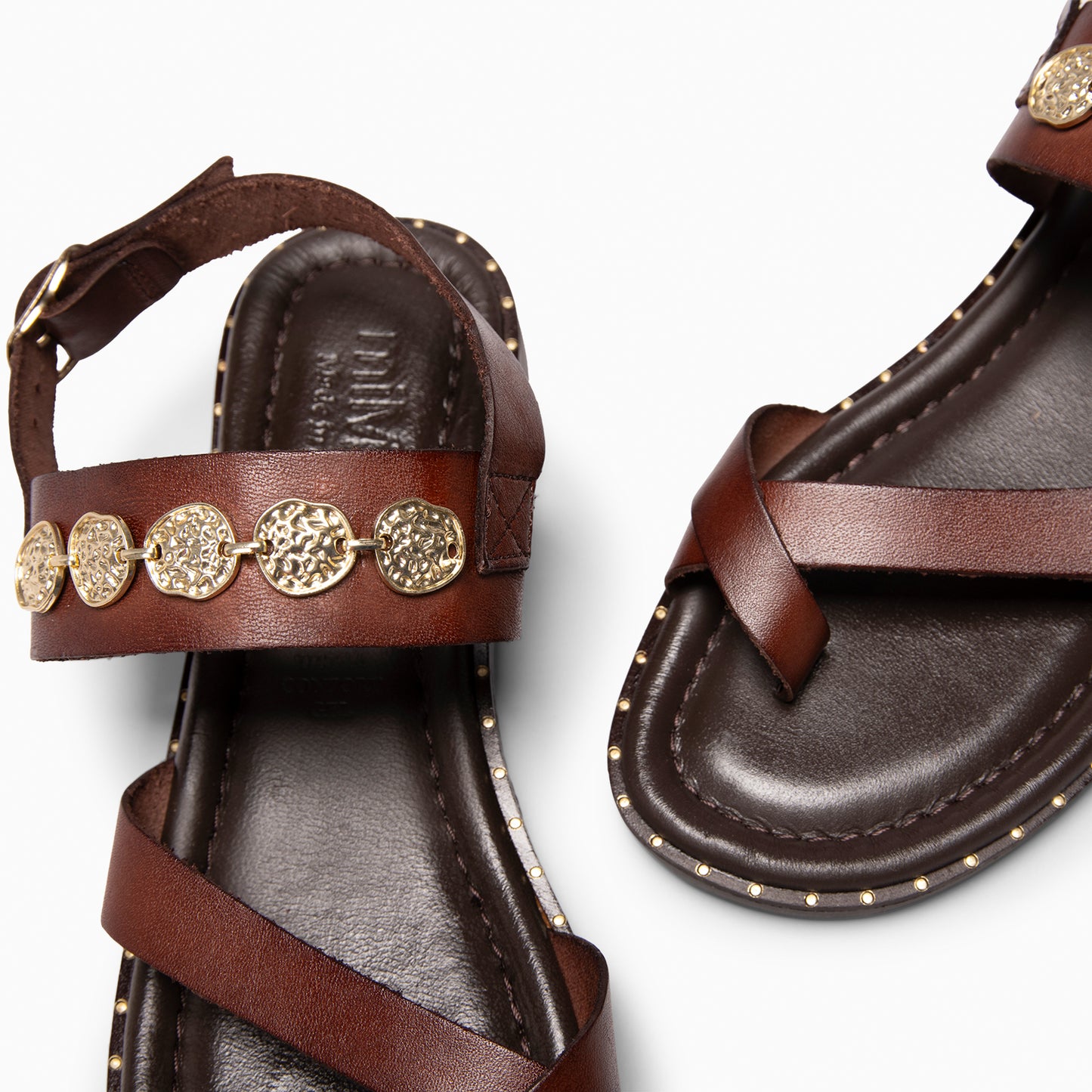 HERA - Sandalias planas de piel MARRON
