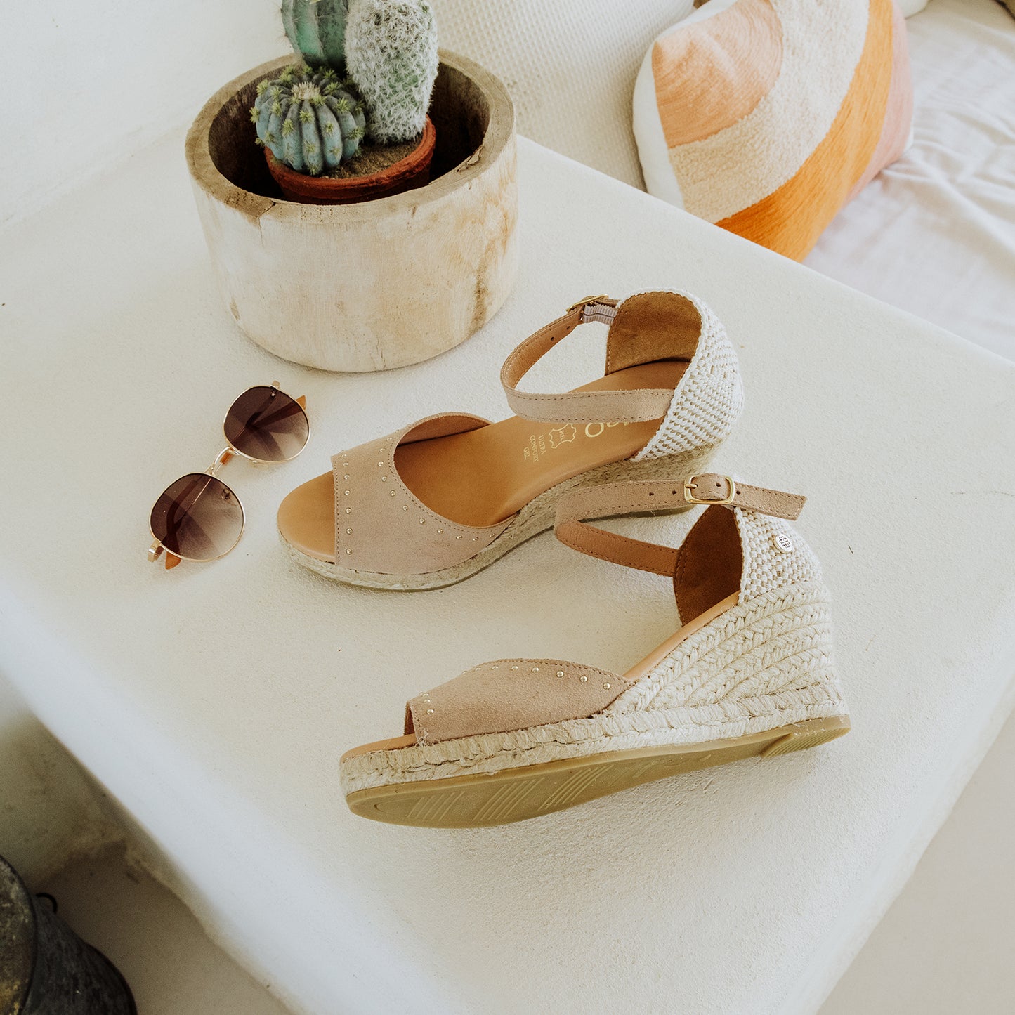 SAONA - Cuñas de esparto peep toe BEIGE