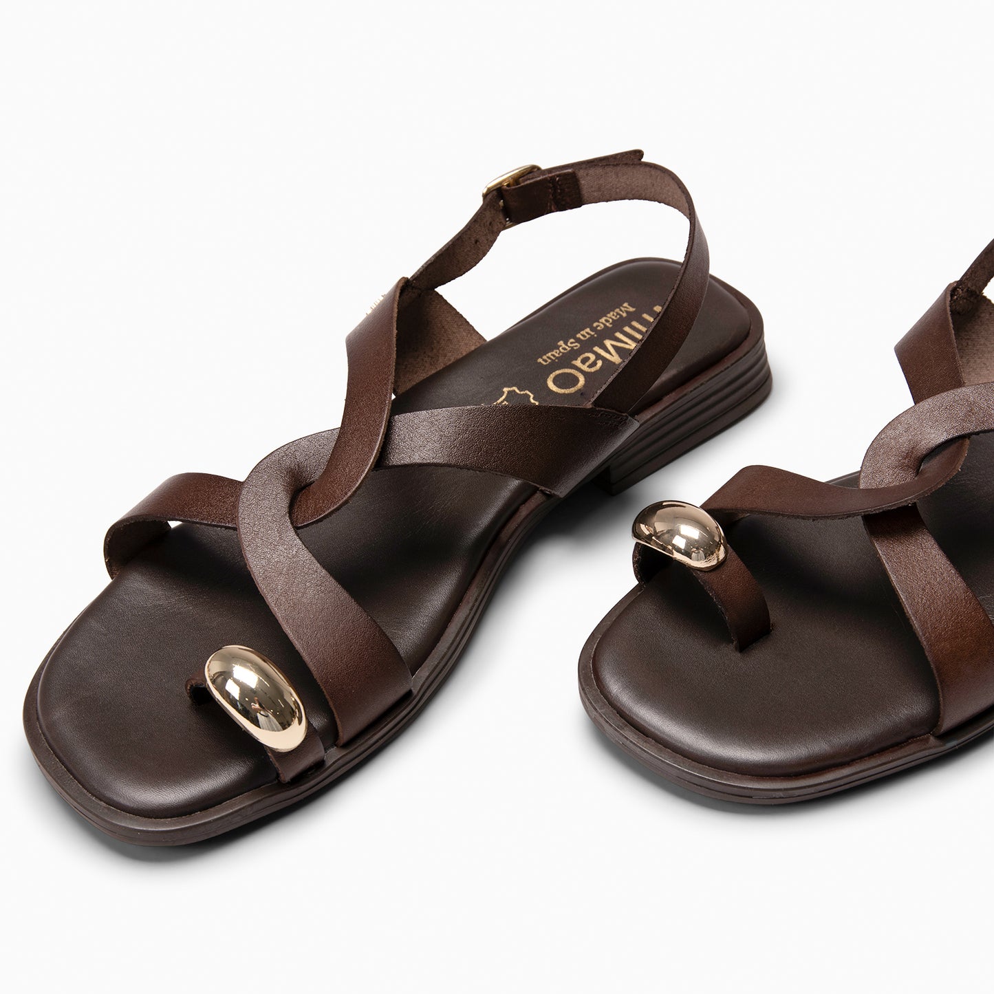 HELIA - Sandalias planas de piel MARRON