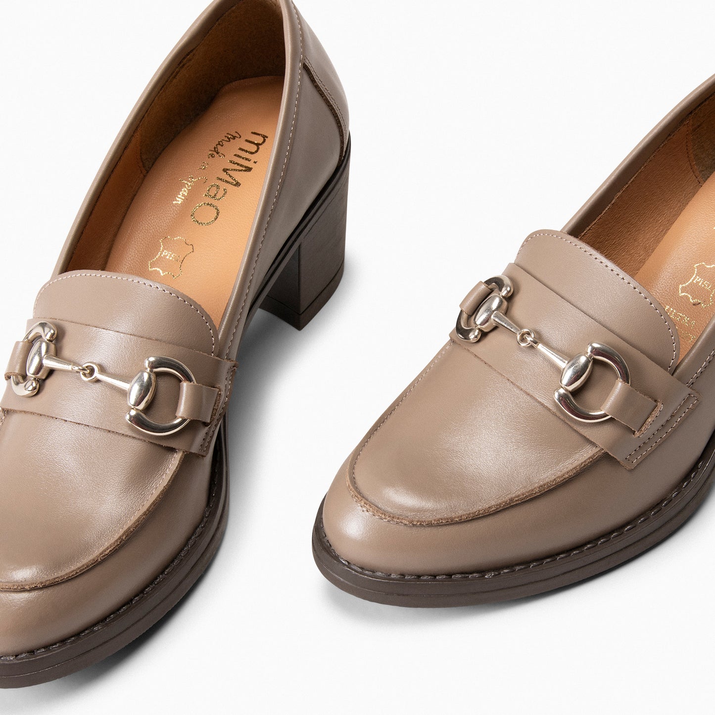 FABIOLA – Mocasín de napa con tacón TAUPE