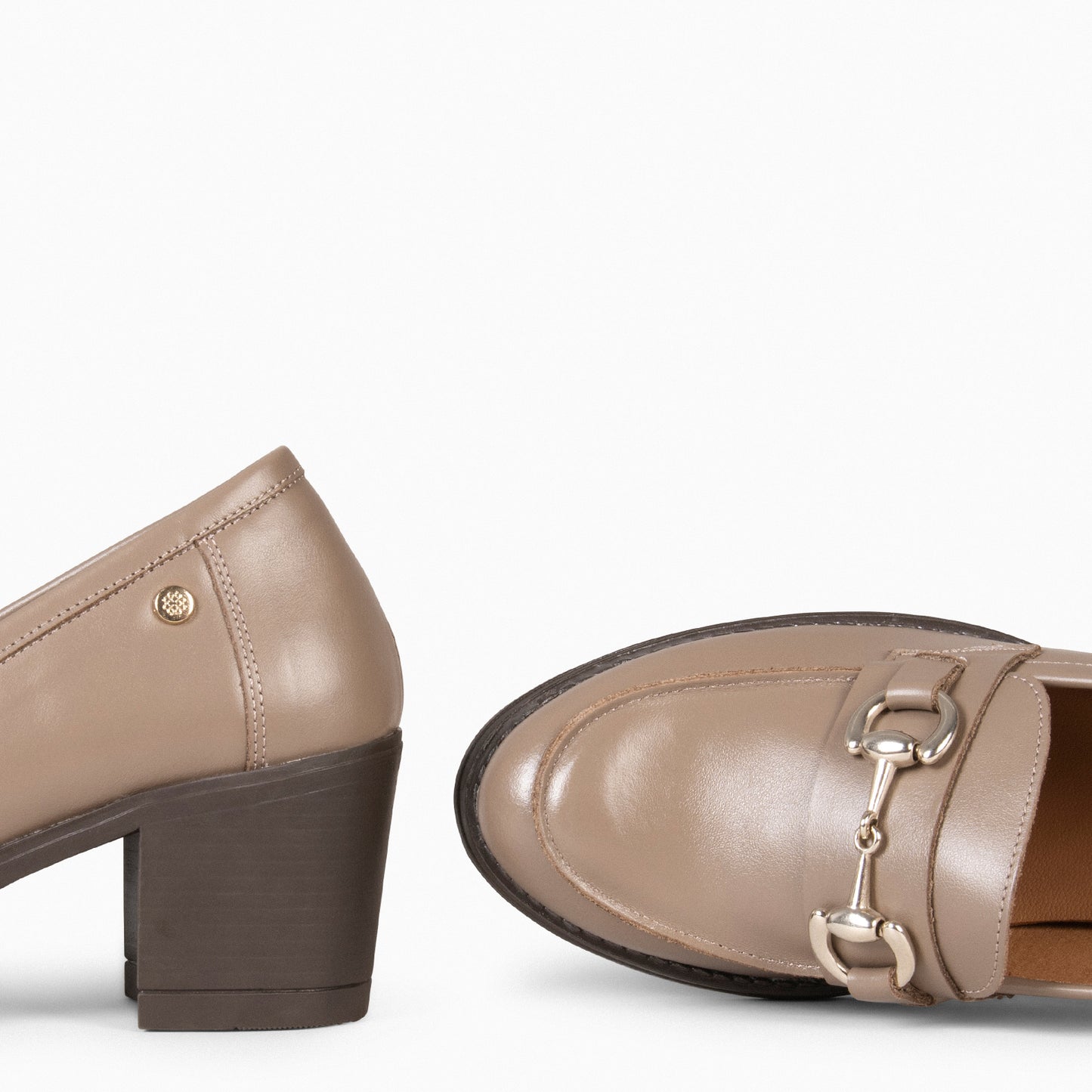 FABIOLA – Mocasín de napa con tacón TAUPE