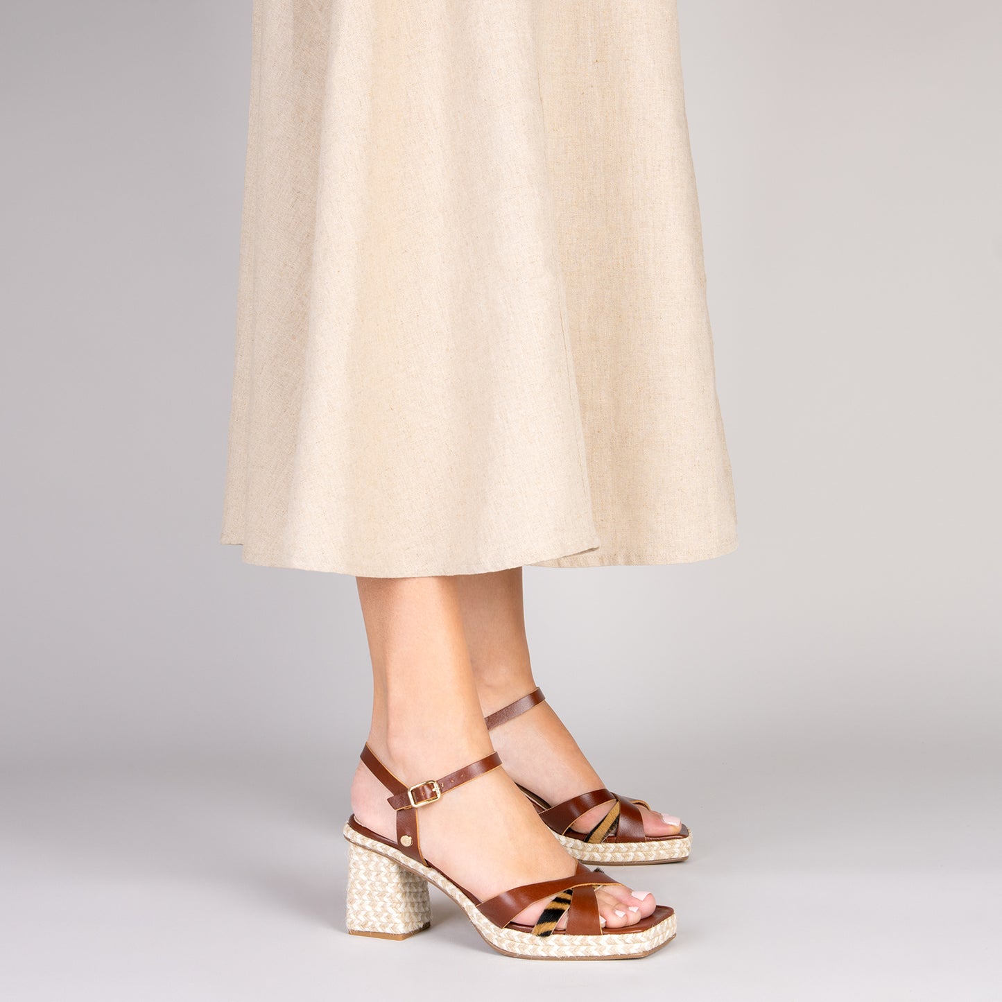 ANNA – Sandalias de tacón ancho LEOPARDO