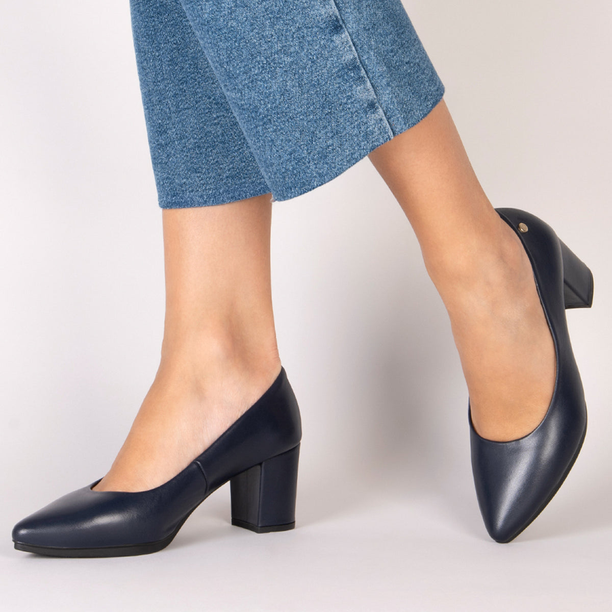 URBAN S SALON – Zapatos de tacón medio de napa MARINO
