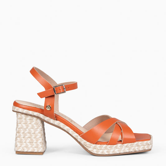 ANNA – Sandalias de tacón y plataforma de yute NARANJA