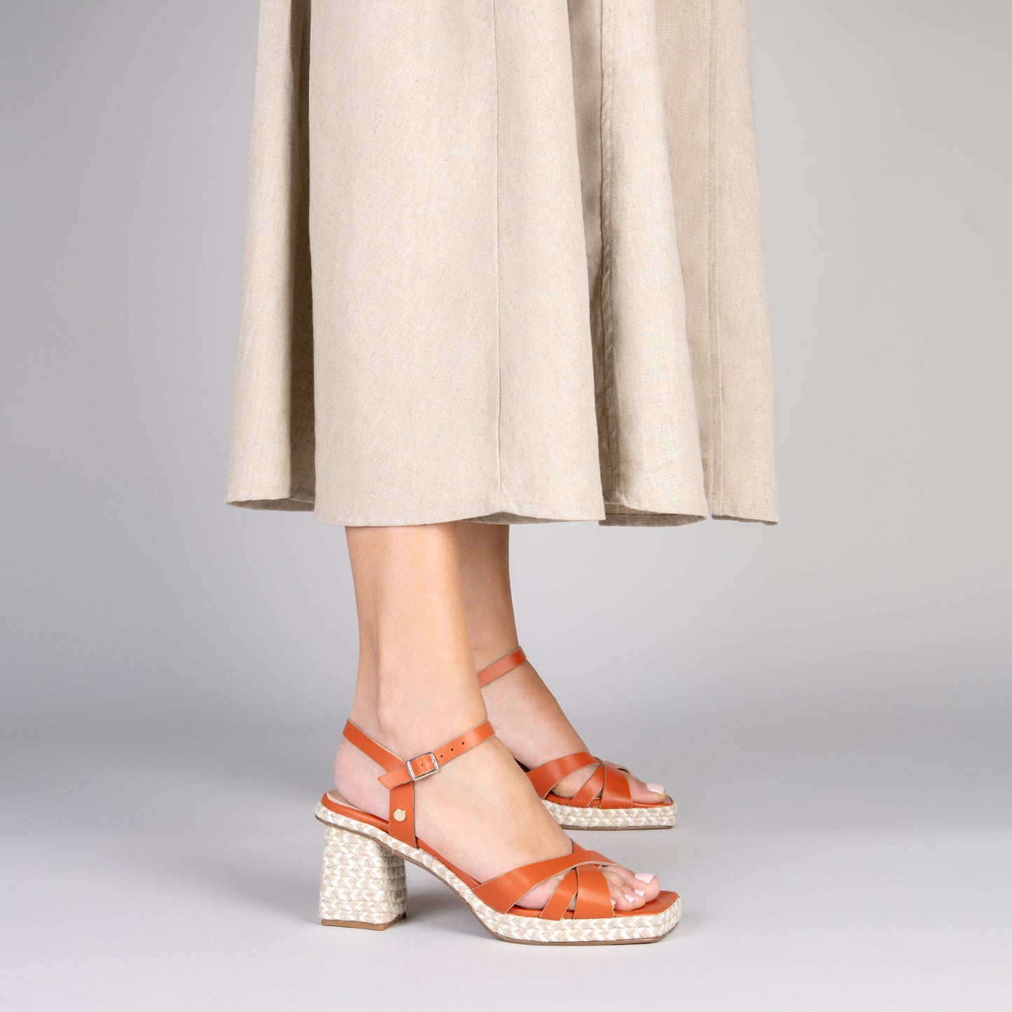 ANNA – Sandalias de tacón ancho NARANJA