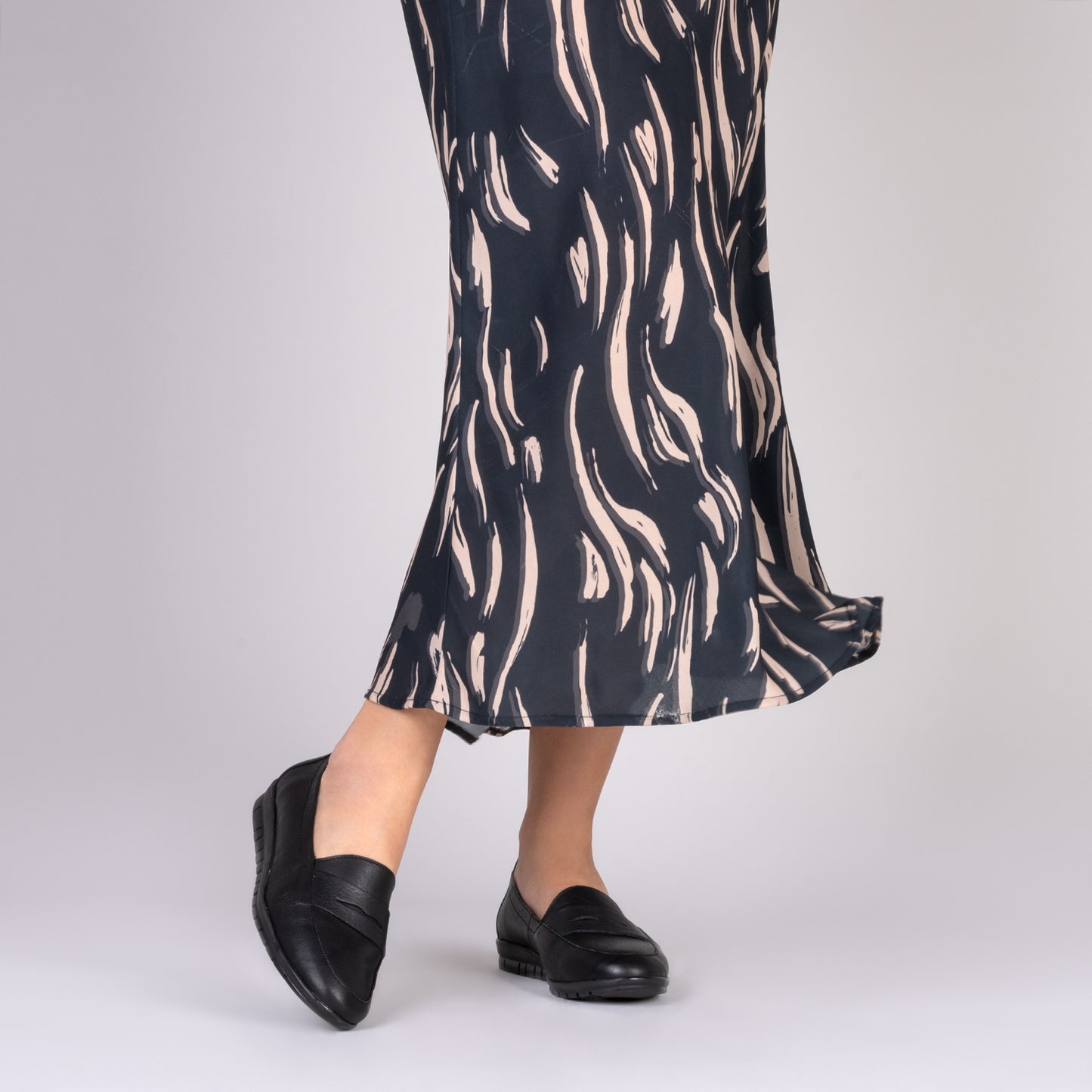 360 – Mocasines con antifaz y cuña interna NEGRO