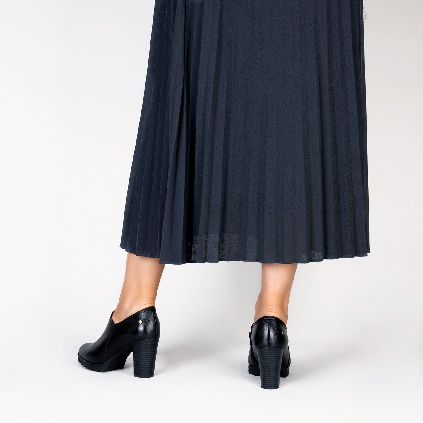 DAYANA – BOTÍN TOBILLERO NEGRO