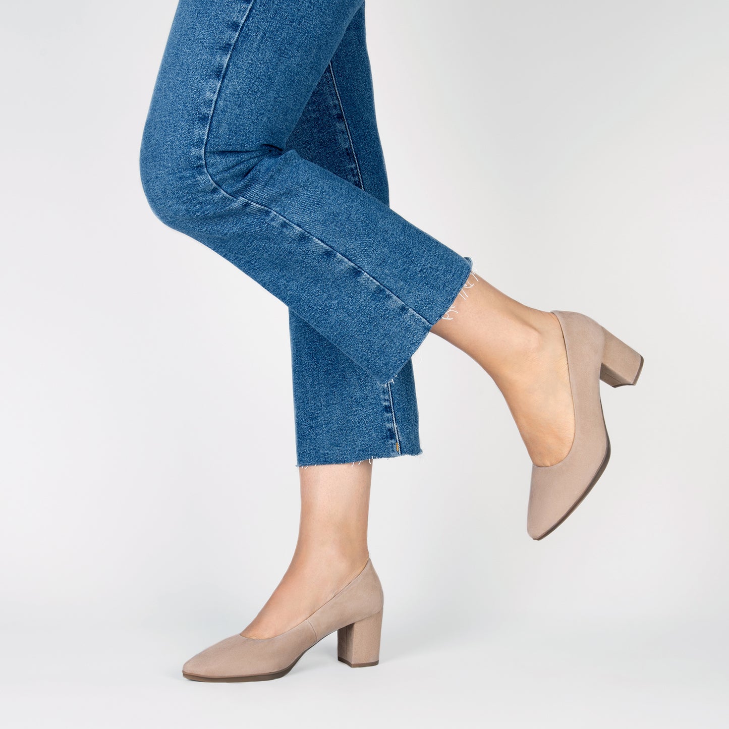 URBAN S - Zapatos de tacón medio de ante en NUDE