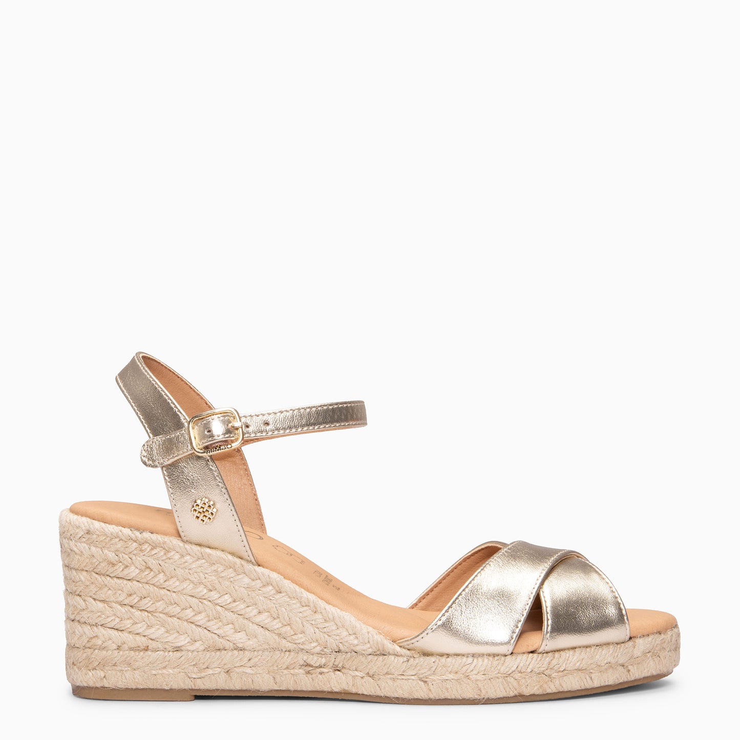 CALPE - Cuña de yute artesanal con tiras cruzadas PLATINO