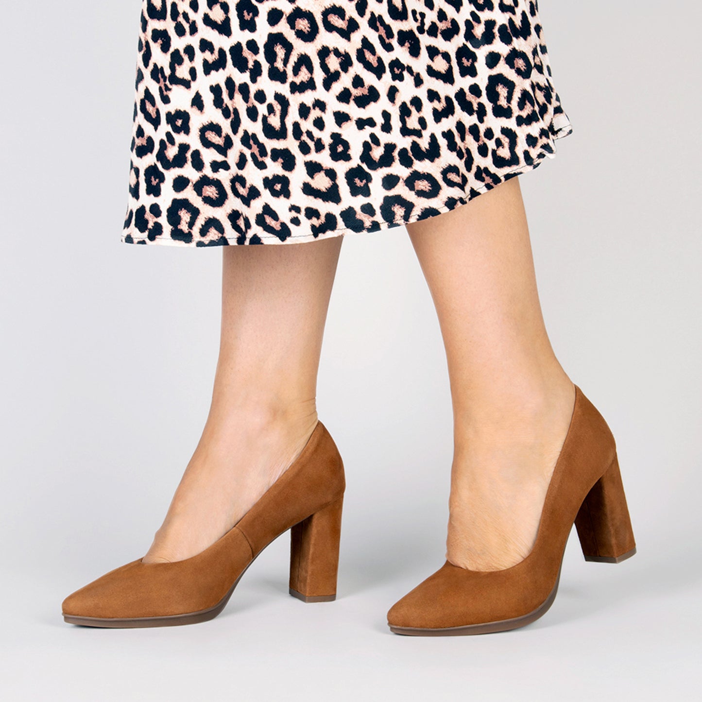 URBAN – Zapatos de tacón alto de ante CAMEL