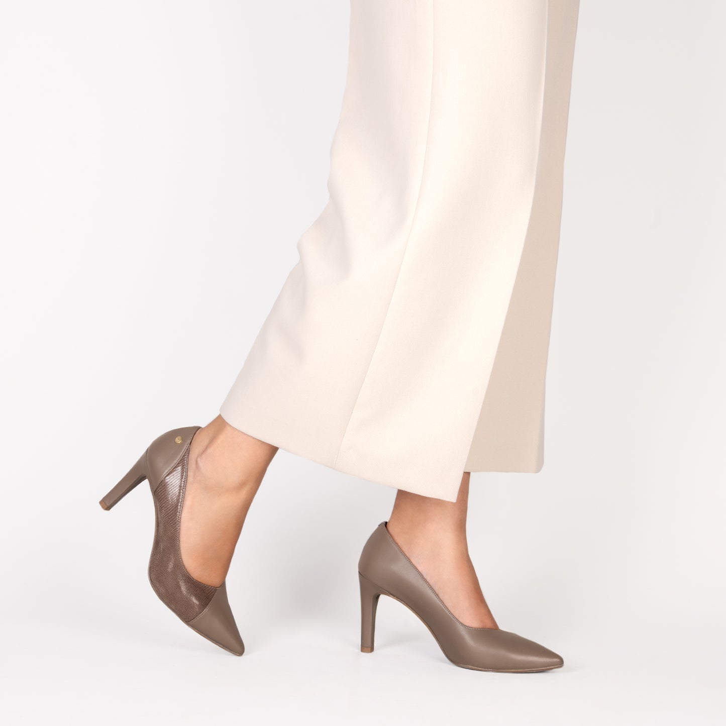 GLAM NIGHT – SAPATOS ELEGANTES DE SALTO ALTO TAUPE