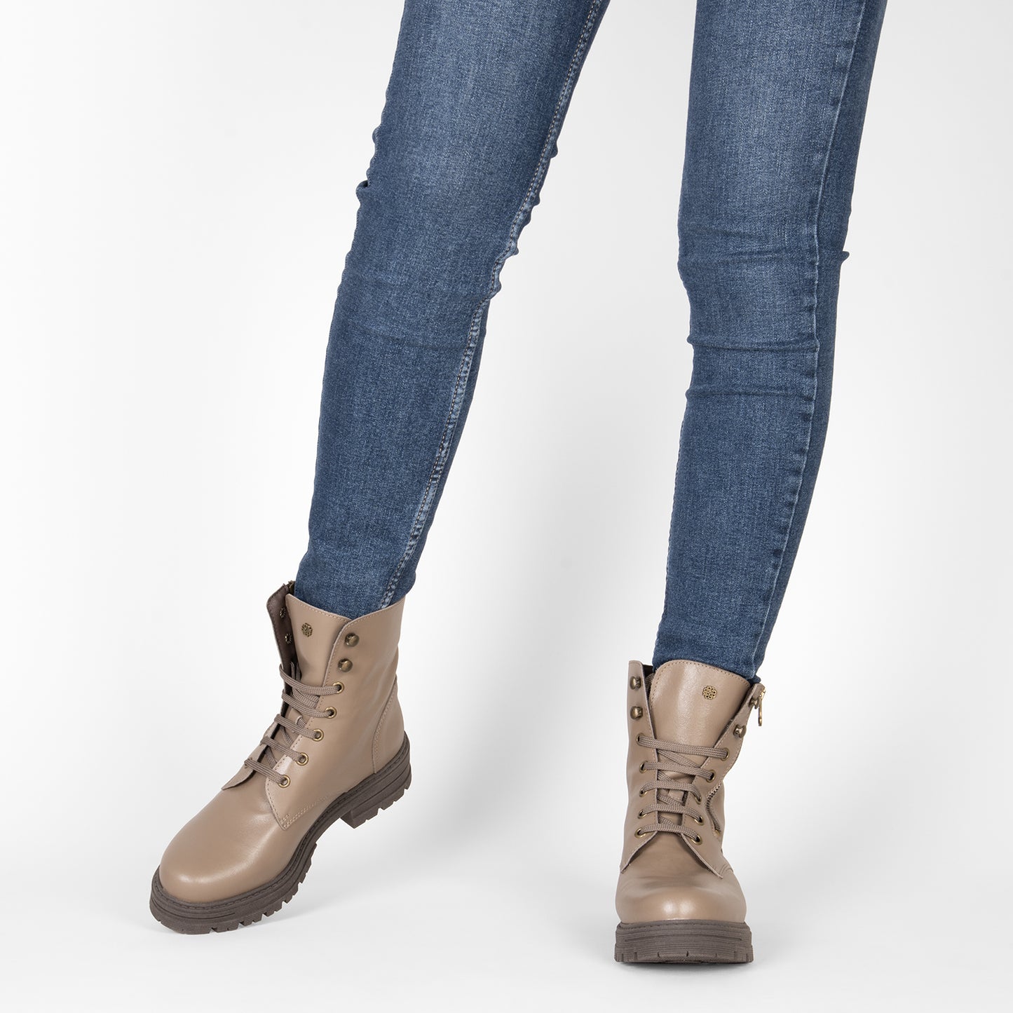 MILITARY – TAUPE Botins militares femininos