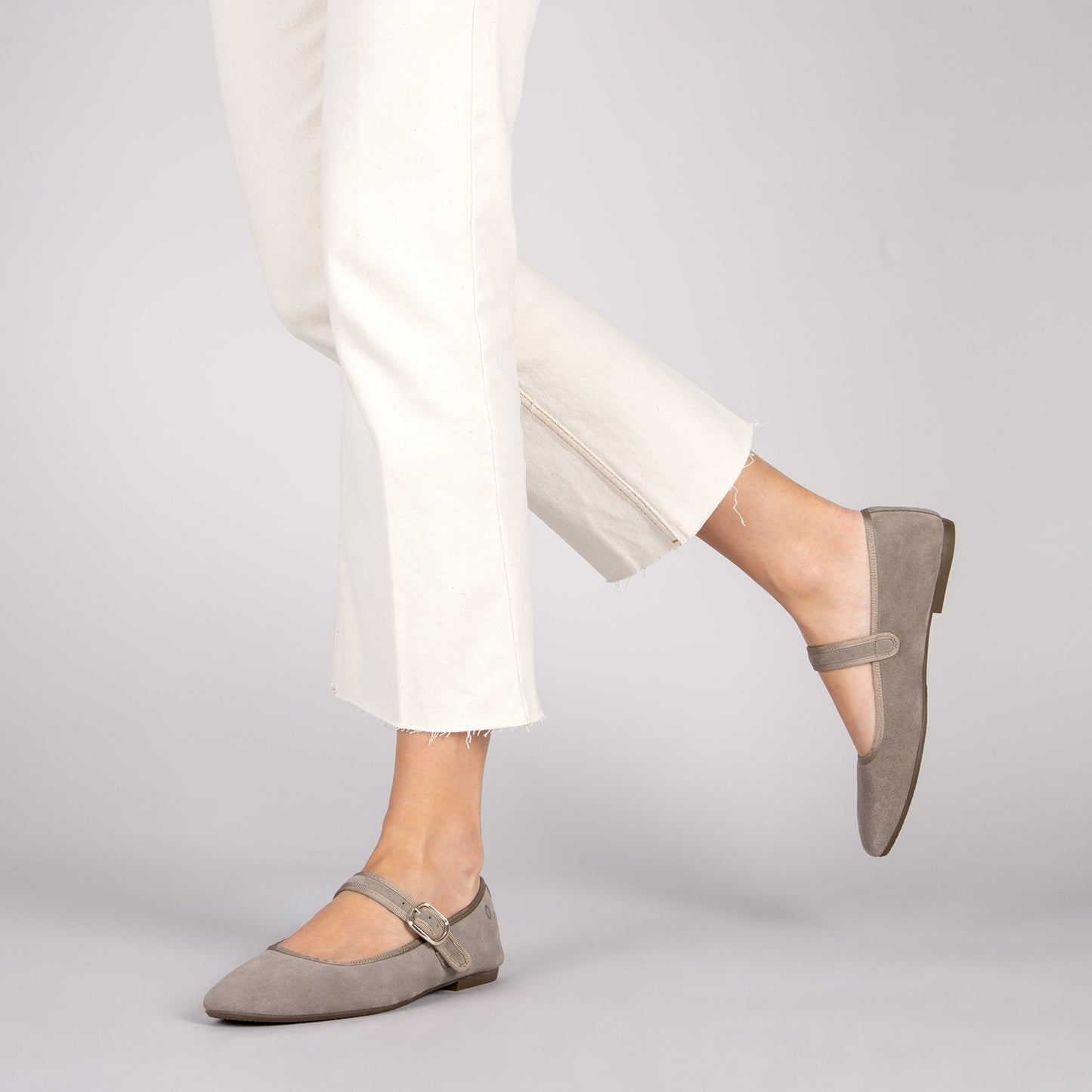 CLARA - Mercedita con puntera cuadrada PLATA