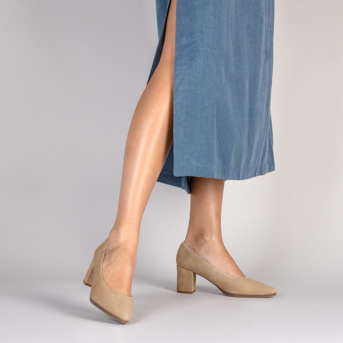 URBAN S - Zapatos de tacón medio de ante en BEIGE