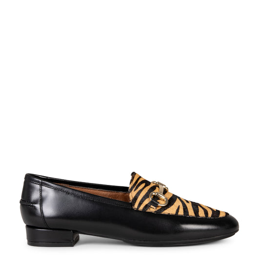 STYLE SAUVAGE - Mocasín tacón bajo CAMEL