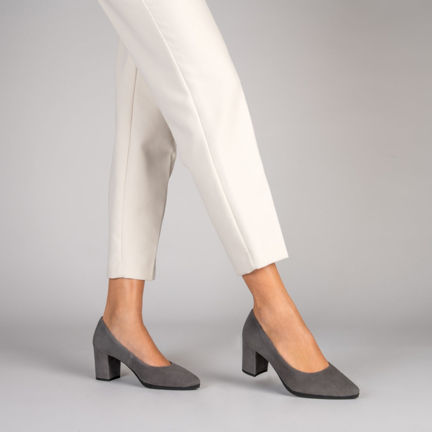 URBAN S - Zapatos de tacón medio de ante en GRIS