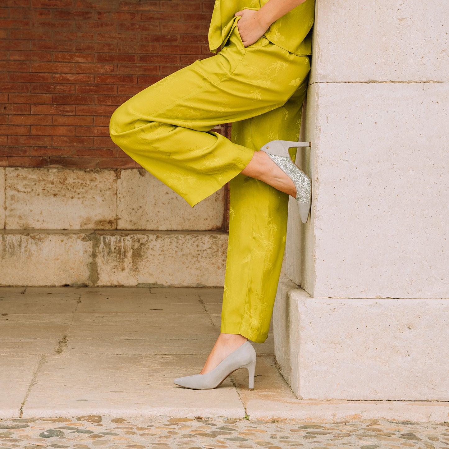 GLAM NIGHT– ZAPATOS ELEGANTES DE TACÓN ALTO GRIS PERLA