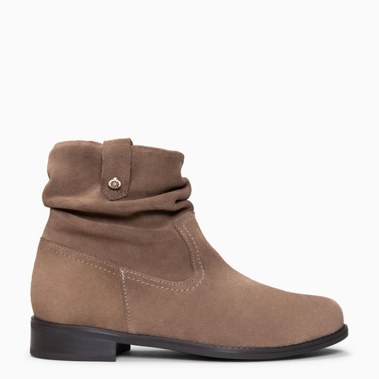 ISIDORA - Botines de piel hidrofugada con caña fruncida TAUPE