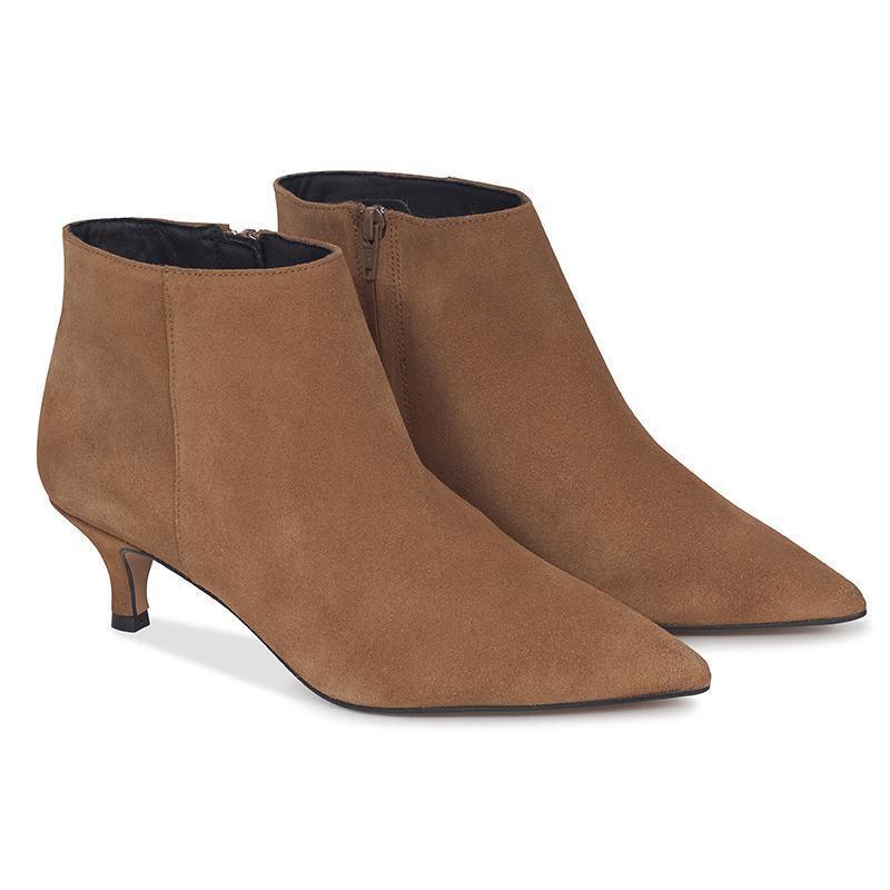 OUTFIT - Bota feminina com salto chupeta CAMEL 