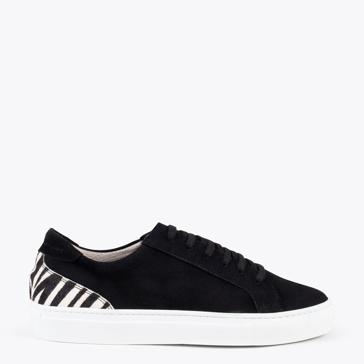 ENJOY – Sneakers de piel de serraje negro y CEBRA