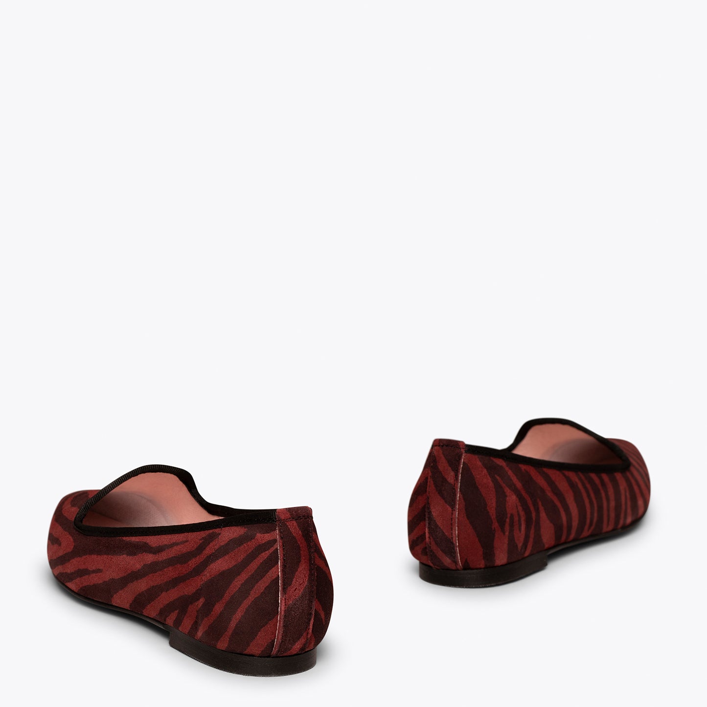 SLIPPER Sapatilhas com estampa animal zebra WINE 